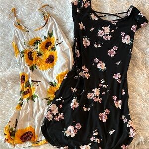Set 2 Sundresses Floral prints Sunflowers Carnations Very Soft Size Medium
